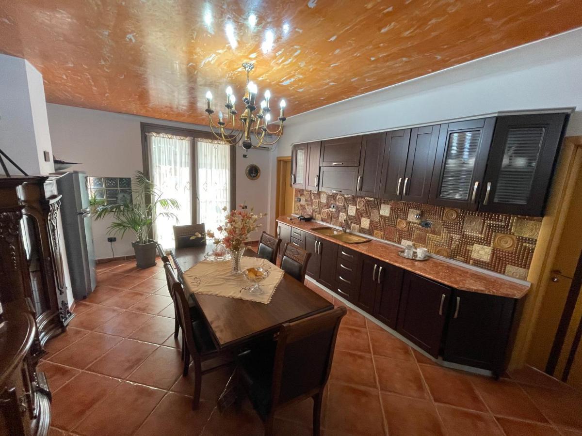 Venus - Cozy Apt With Terrace Vlorë Buitenkant foto
