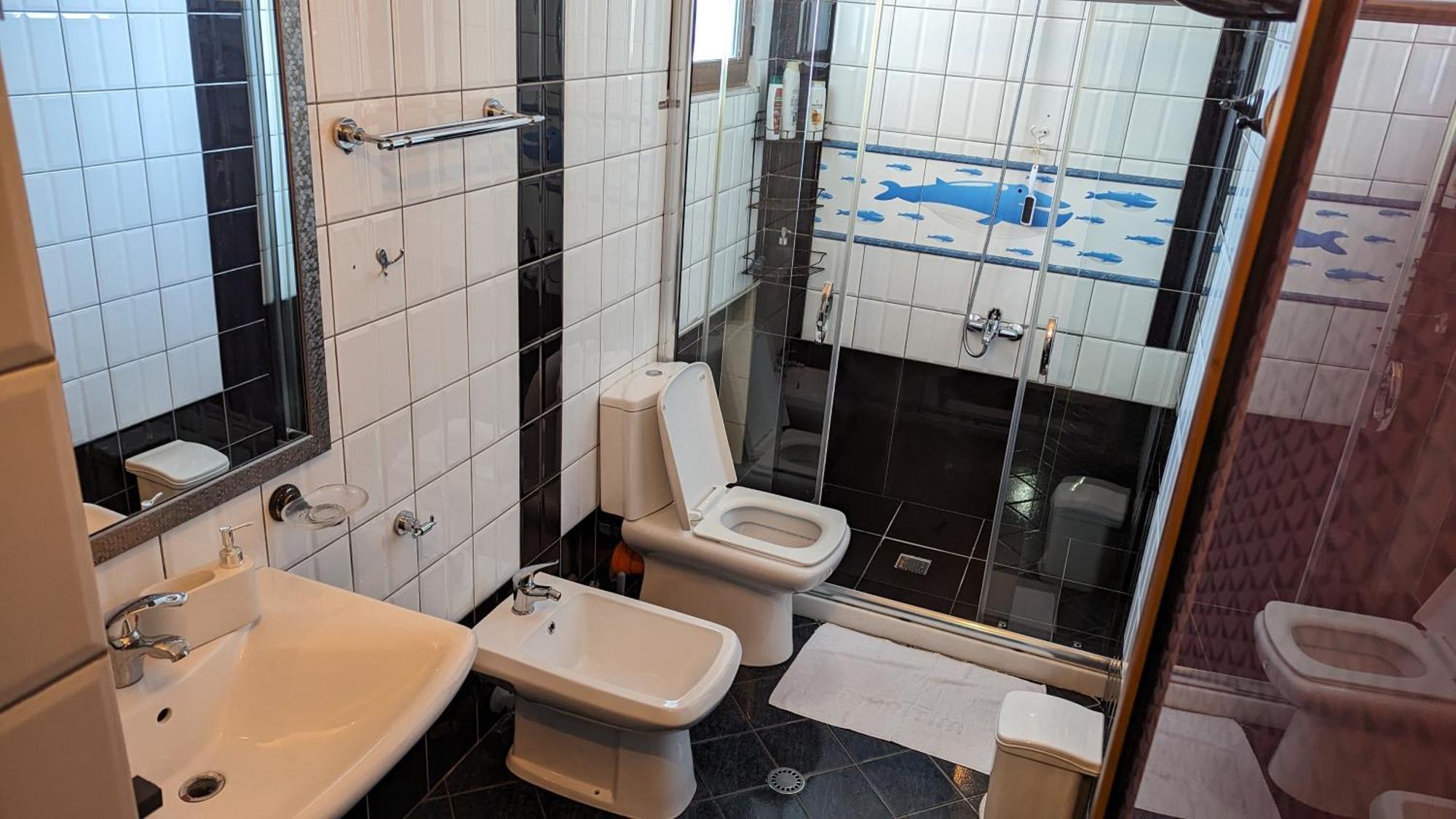 Venus - Cozy Apt With Terrace Vlorë Buitenkant foto